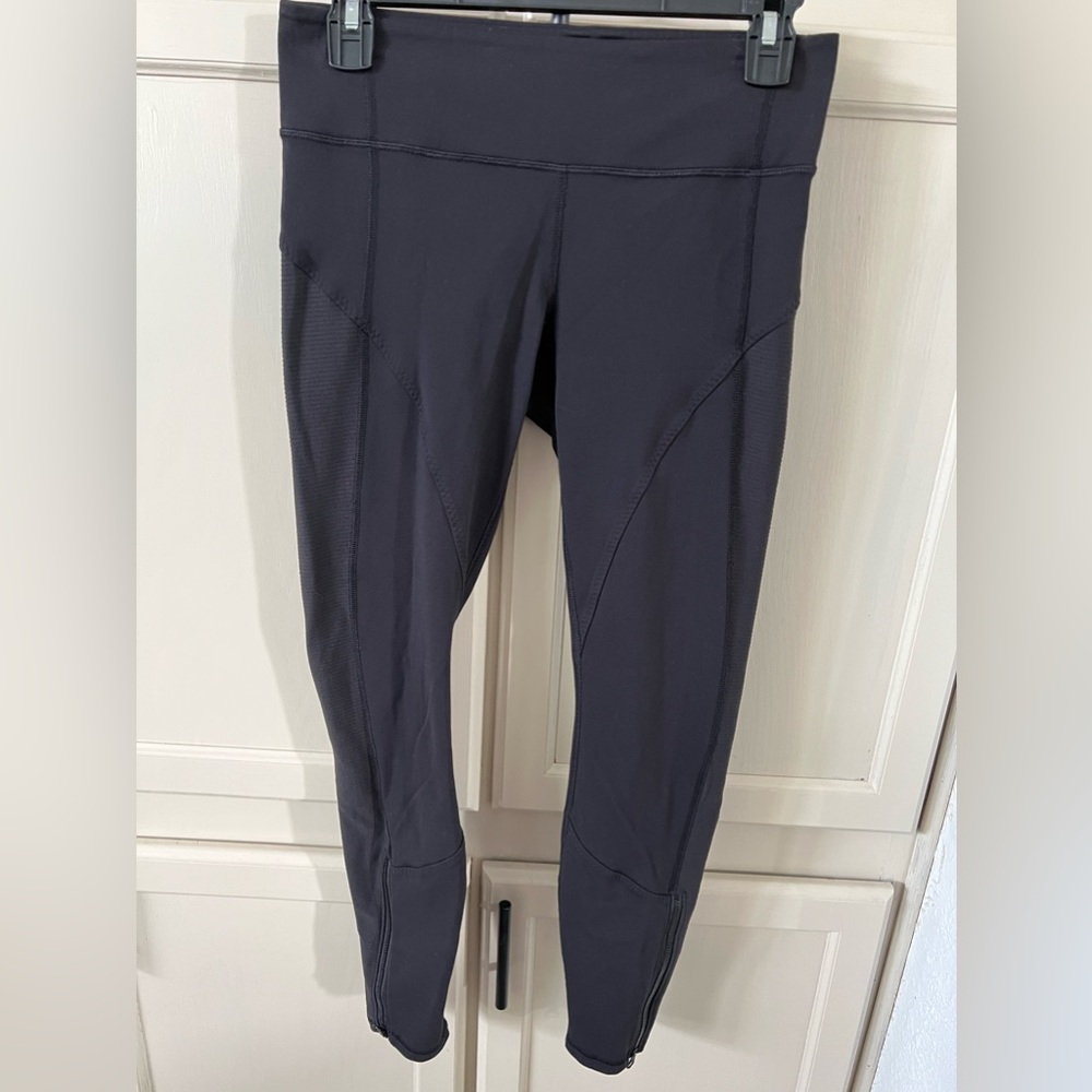 LuLuLemon Black Leggings EUC